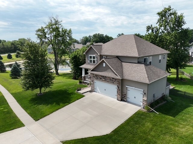 Property Photo:  2056 SE Fox Valley Drive  IA 50265 