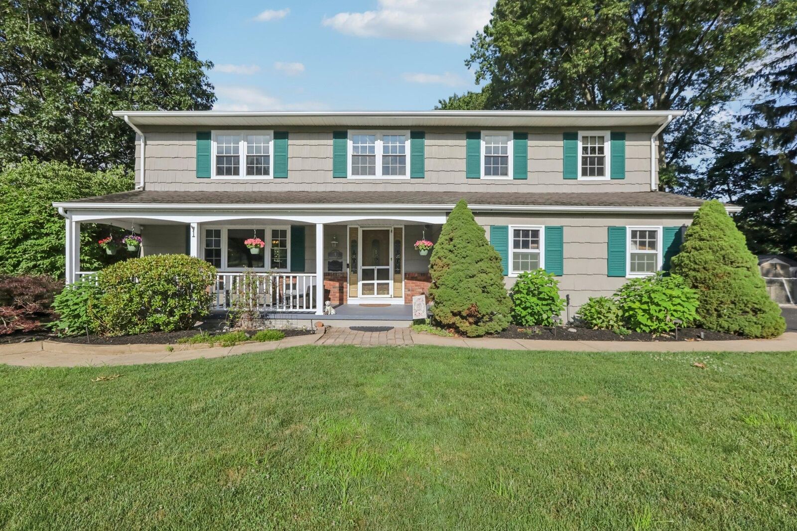 Property Photo:  1 Martha Lane  NY 10965 