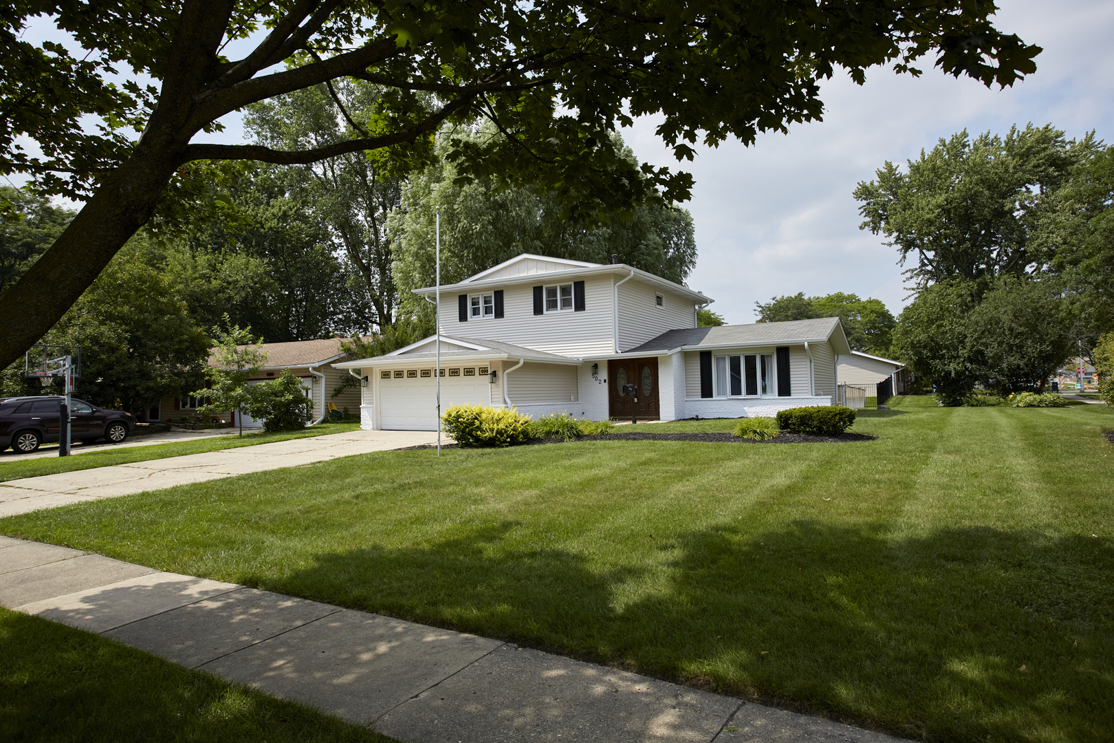 Property Photo: 502 Hingham Lane IL 60193