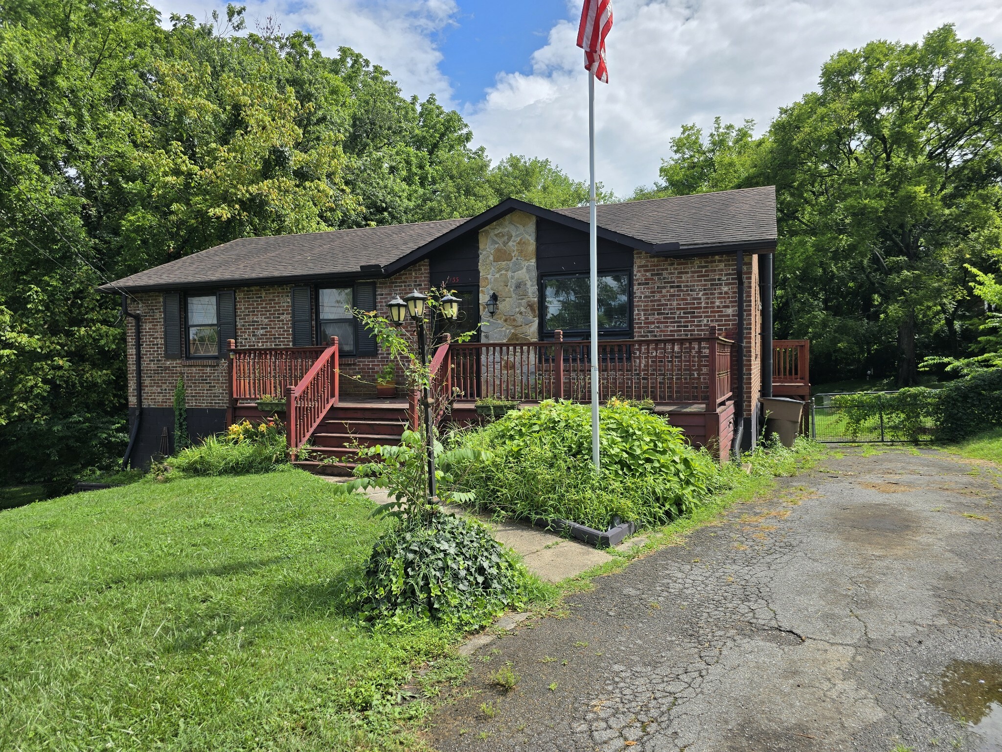 Property Photo: 133 Cherokee Ct TN 37013