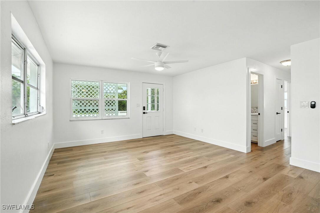 Property Photo: 1336 Highlands Drive FL 34103