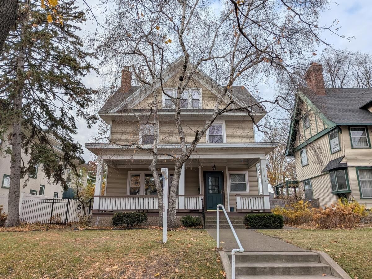 Property Photo:  2512 Humboldt Avenue S  MN 55405 