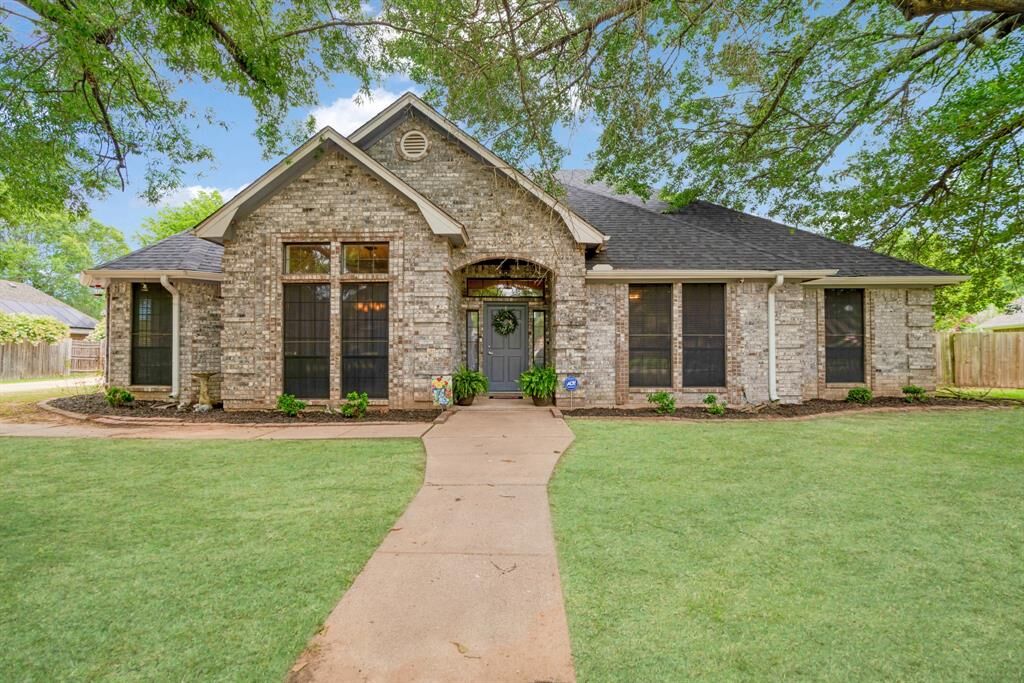 Property Photo:  2830 Willow Bend  TX 75462 