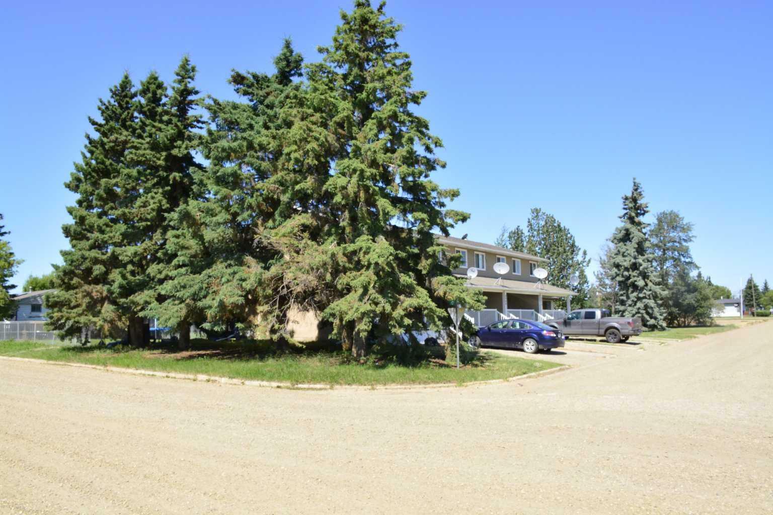 Property Photo:  4906-4914 49 Street  AB T0H 0E0 
