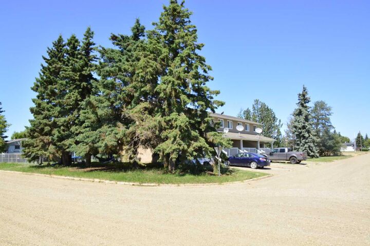 Photo de la propriété:  4906-4914 49 Street  AB T0H 0E0 