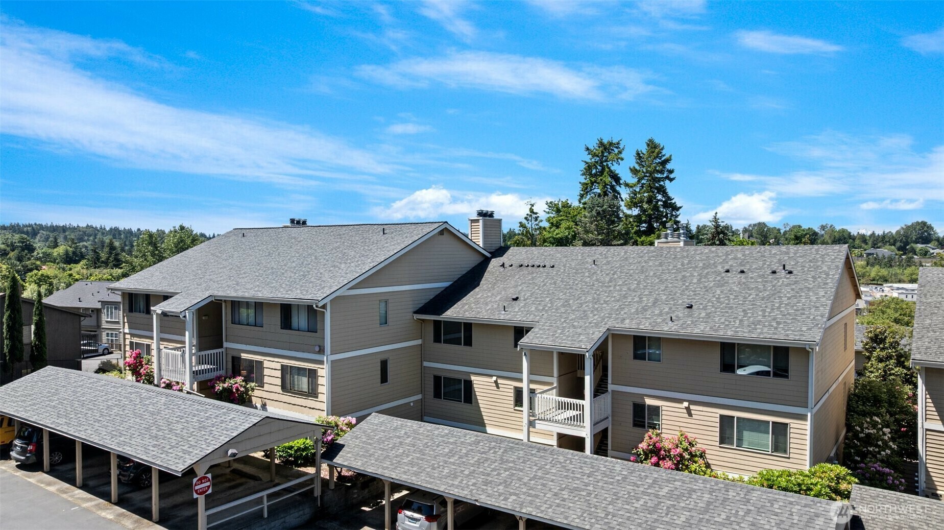 Property Photo: 12840 SE 40th Court A4 WA 98006