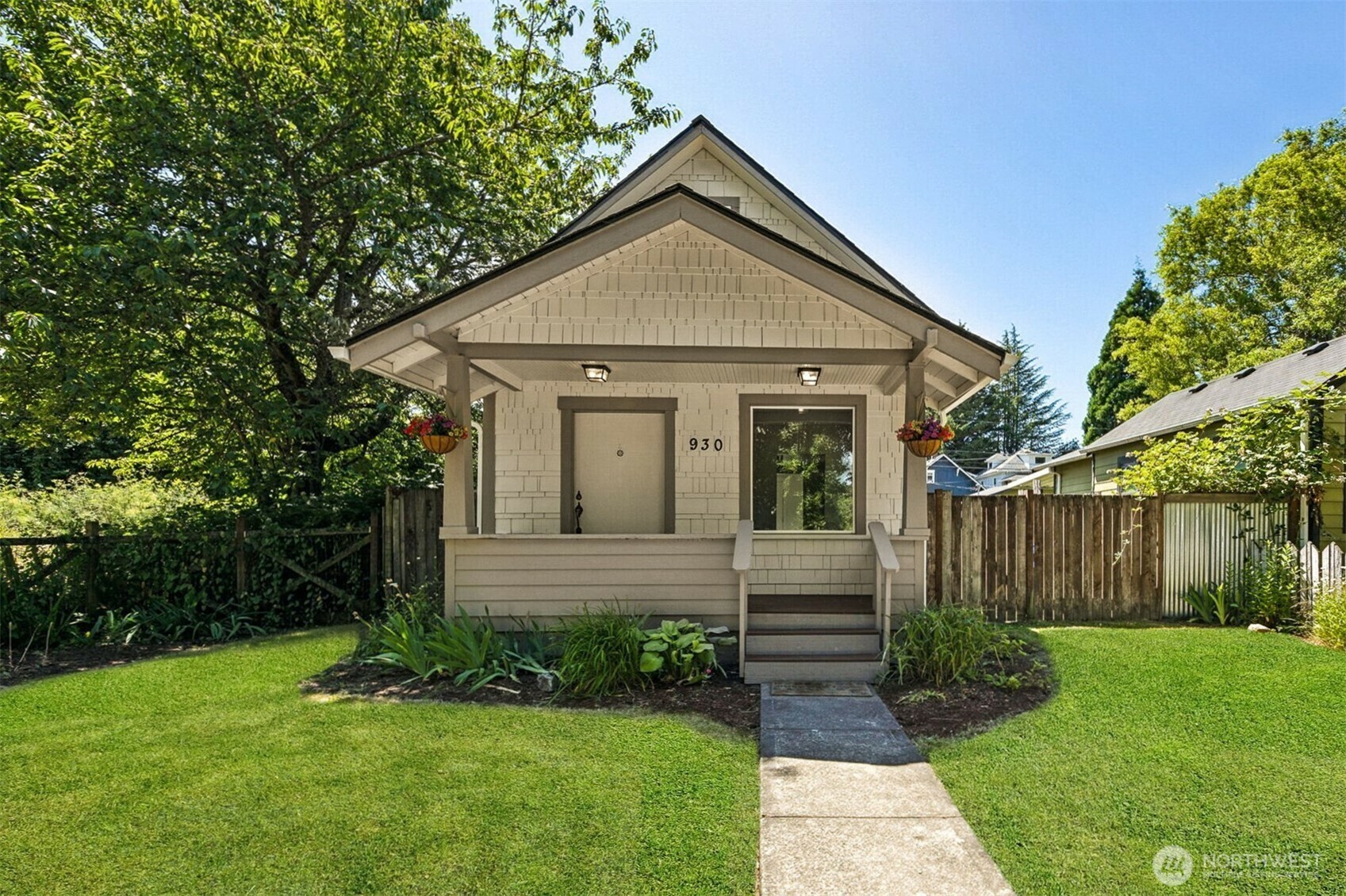 Property Photo:  930 S M Street  WA 98405 