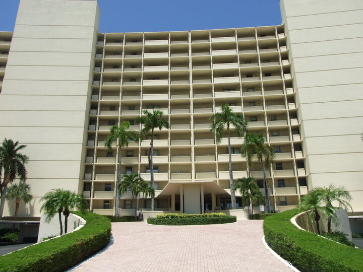 130 Lakeshore Drive 522  North Palm Beach FL 33408 photo