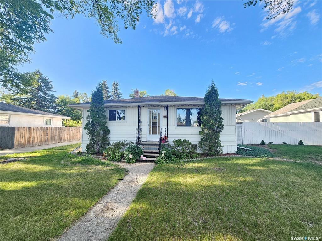 823 Duffield Street W  Moose Jaw SK S6H 5J6 photo