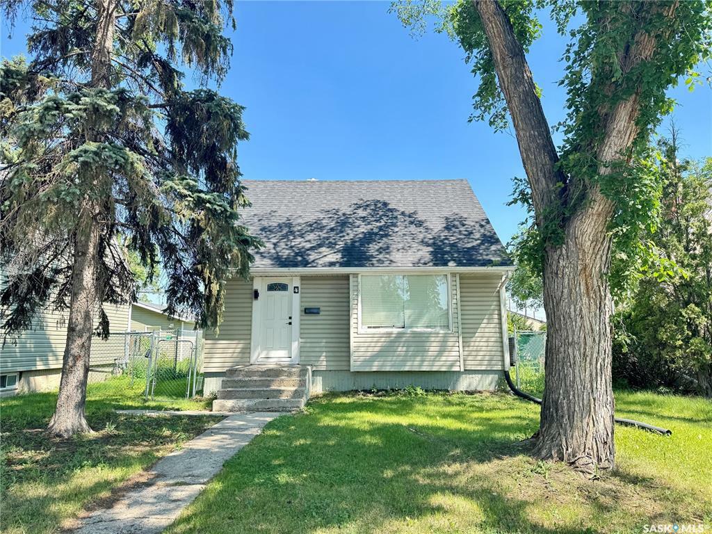 4 Sussex Crescent  Regina SK S4T 6A2 photo