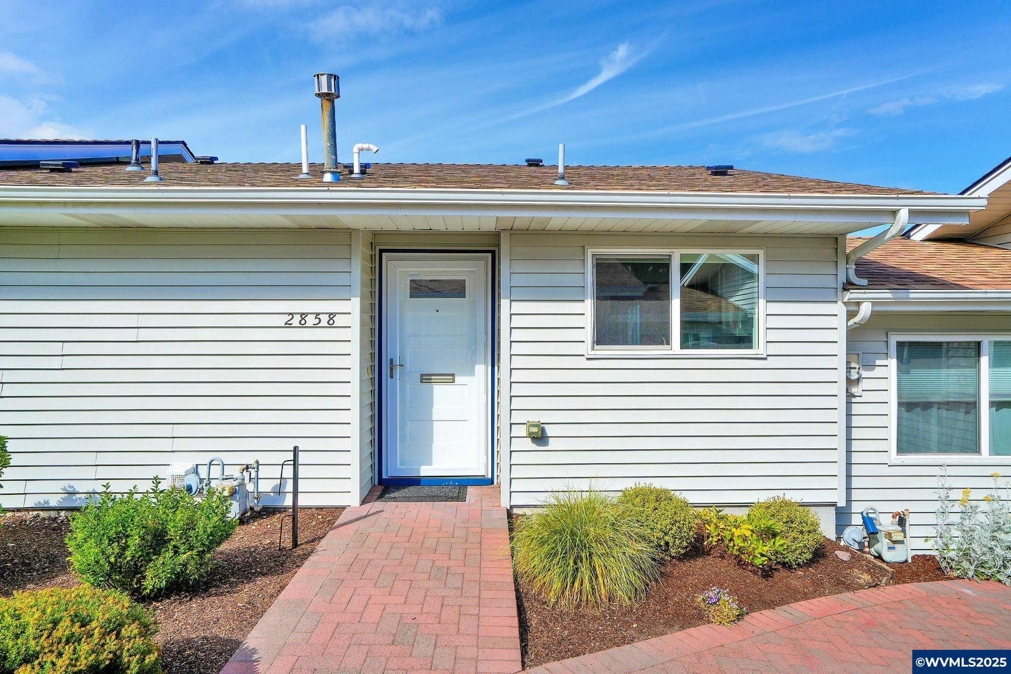 Property Photo: 2858 Oakcrest Dr NW OR 97304