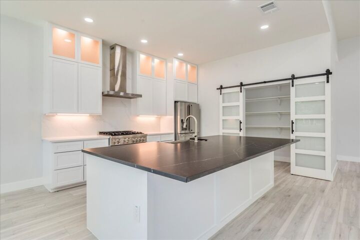 1215 Howard Street  Taylor TX 76574 photo