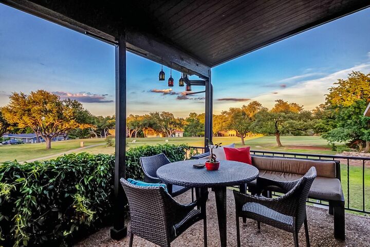 Property Photo:  402 Seawind Street  TX 78734 