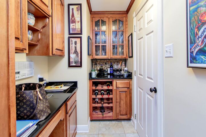 Property Photo: 303 Apache St LA 70360