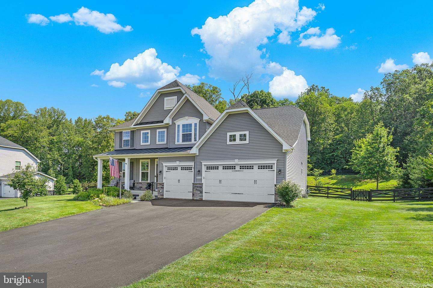 Property Photo: 7736 Warrenton Chase Drive VA 20187