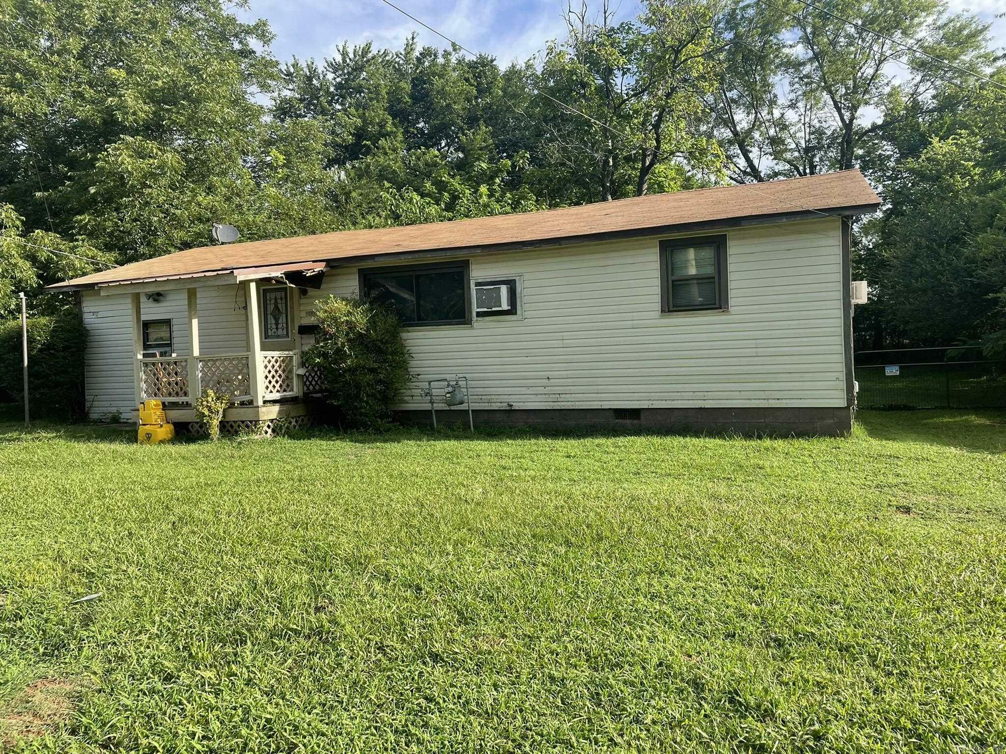 Property Photo: 1001 Marion Avenue AR 71953