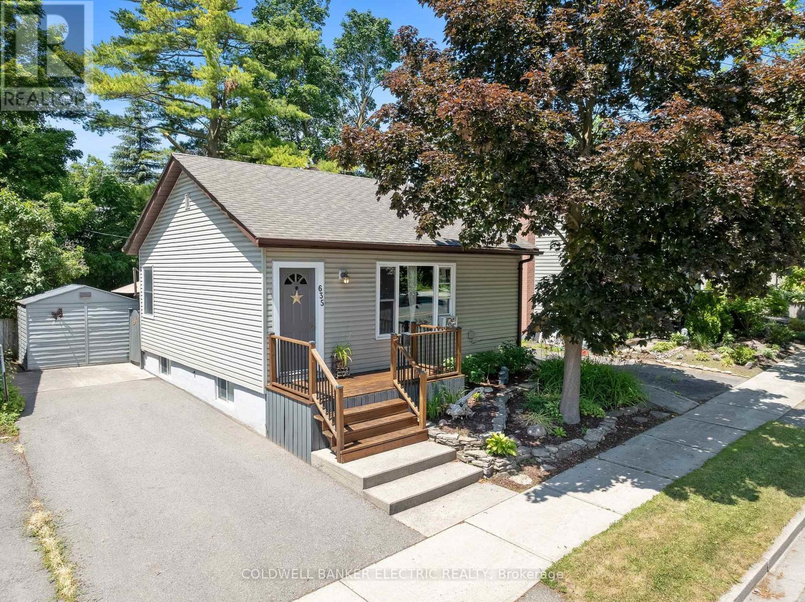 Property Photo: 635 Park Street North ON K9H 4S4