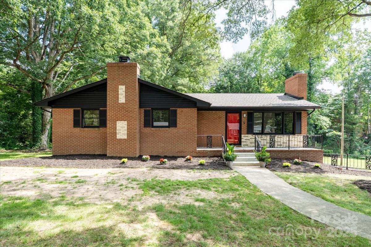 Property Photo: 1001 Hoke Street NC 28081