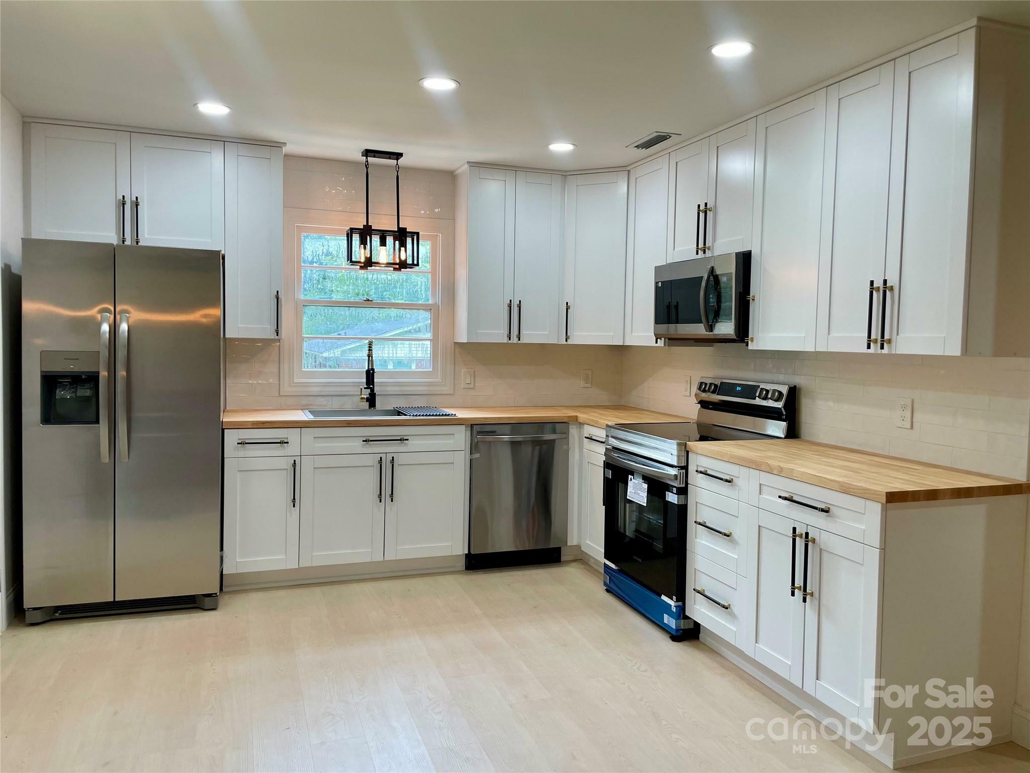 Property Photo: 1001 Hoke Street NC 28081