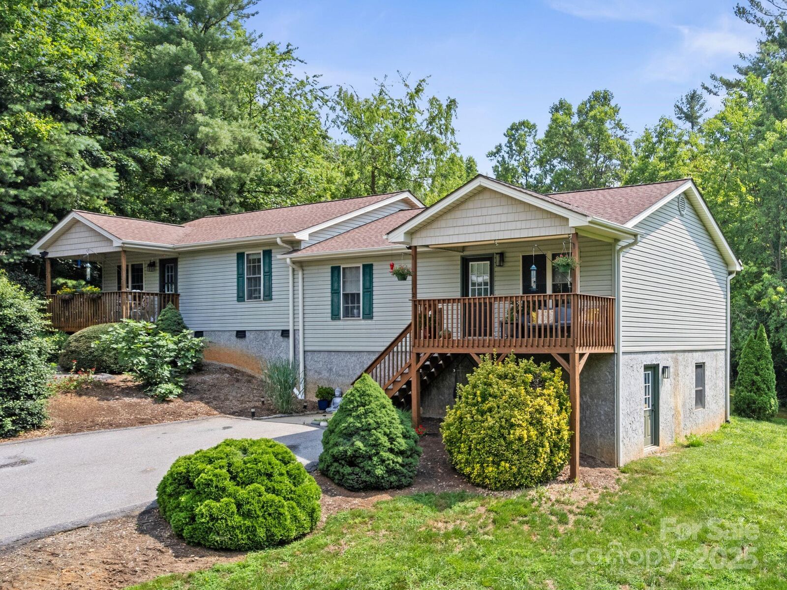 Property Photo:  12 Buckshot Ridge Drive  NC 28804 