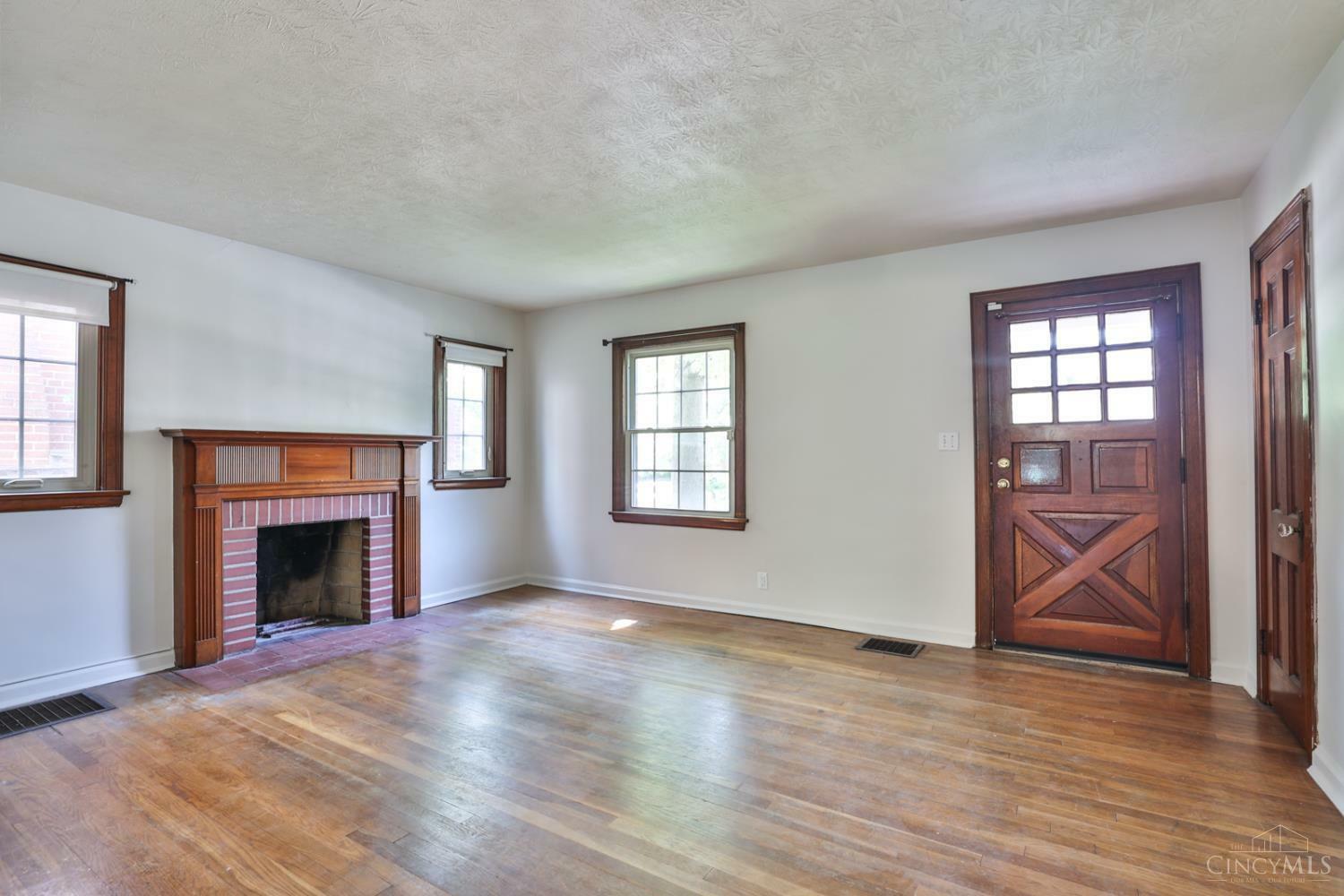 Property Photo: 3422 Oak Lane OH 45209