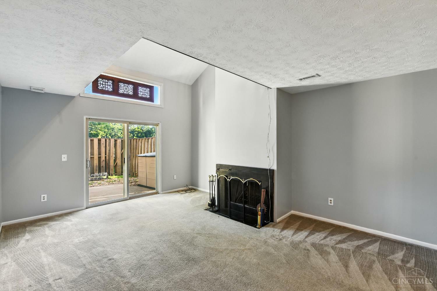 Property Photo: 406 Sherwood Green Court OH 45040