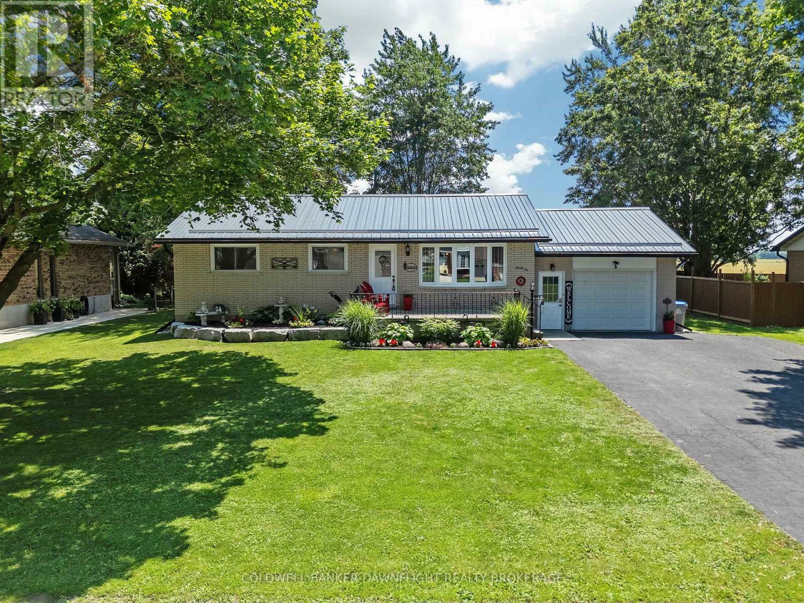 Photo de la propriété: 21 York Crescent ON N0M 1X0