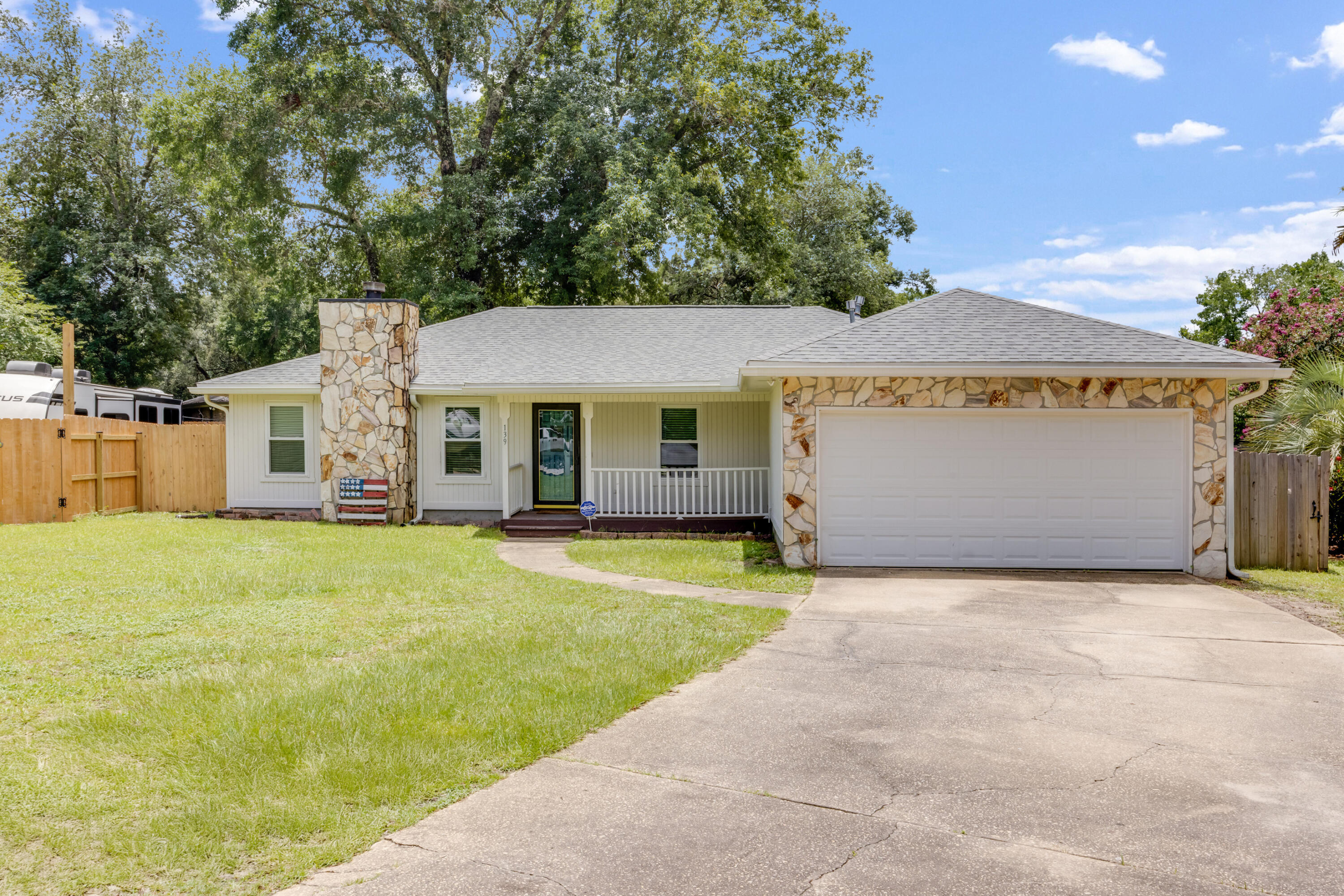 Property Photo: 139 Meadow Woods Lane FL 32578
