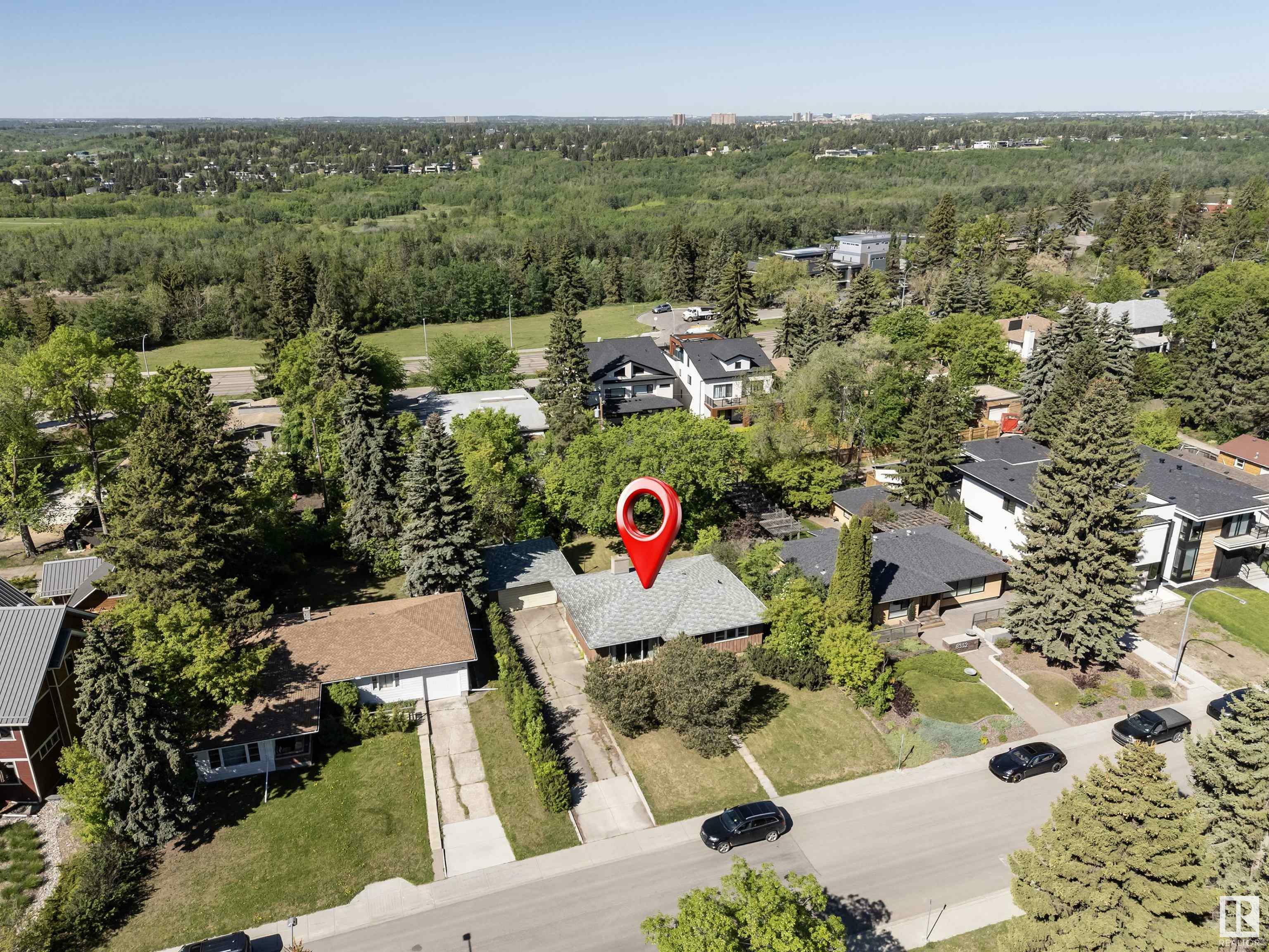 8348 120 Street NW  Edmonton AB T6G 1K2 photo