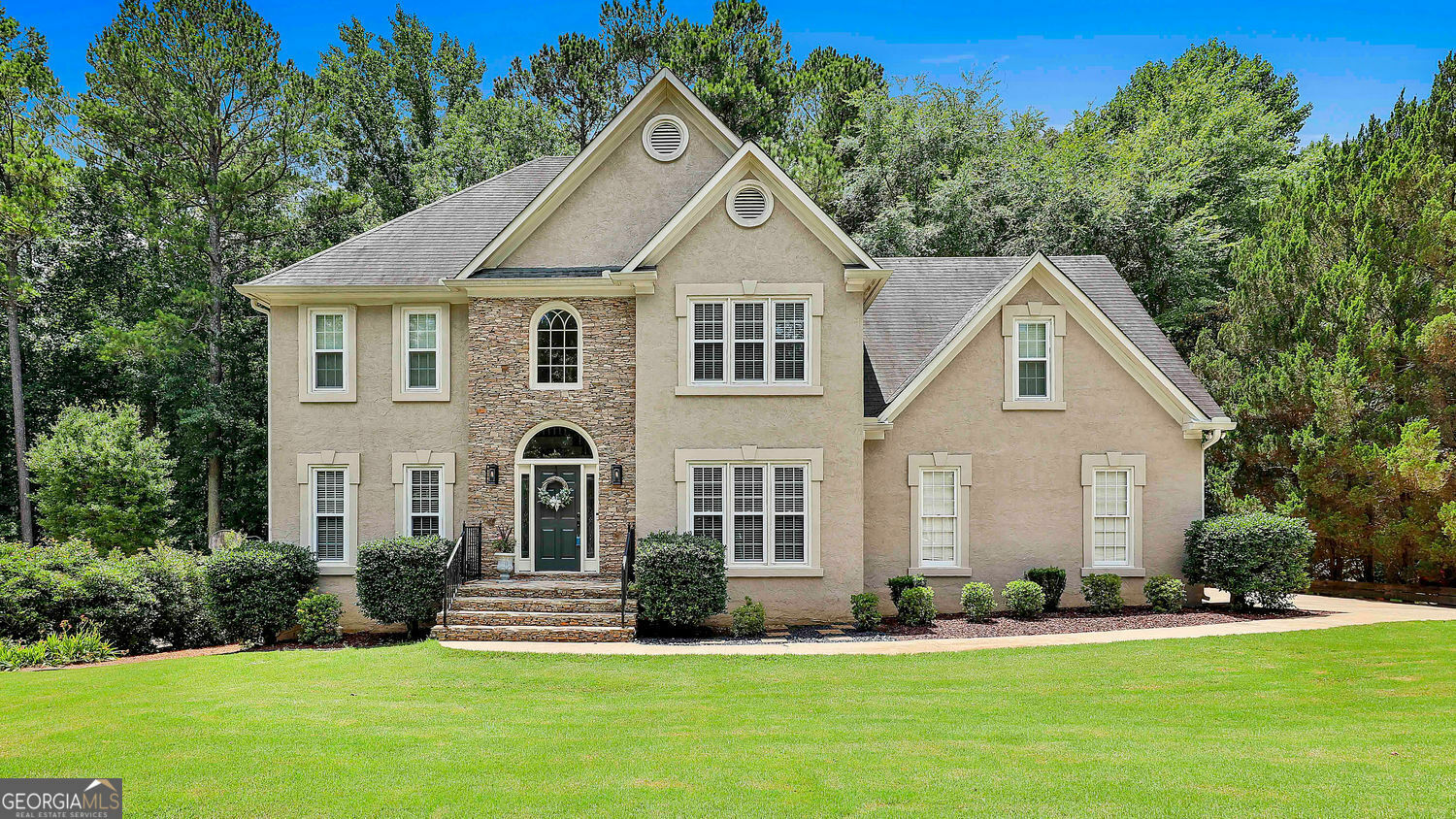 Property Photo: 604 Magnolia Lane GA 30269
