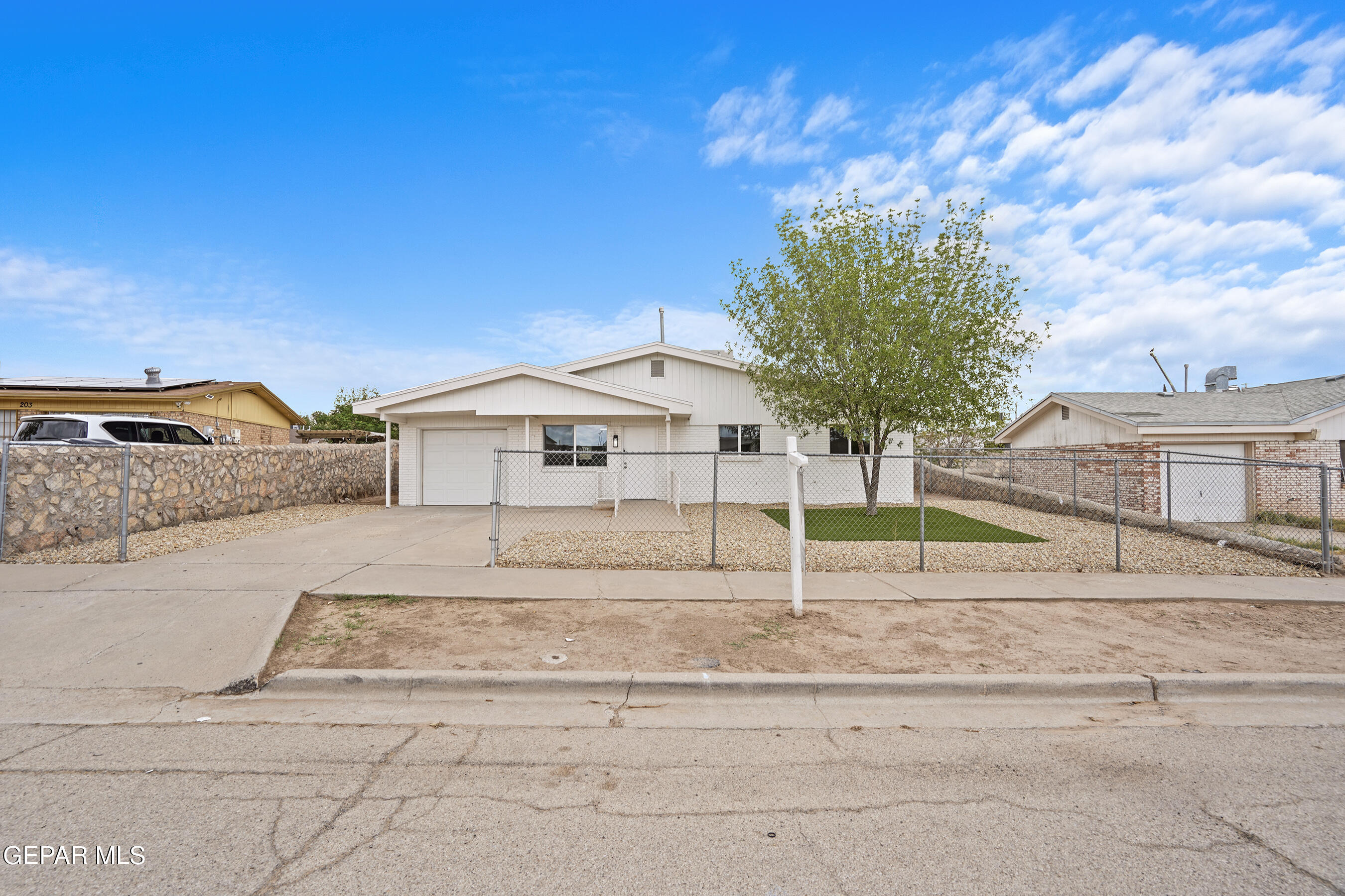 Property Photo: 205 Caribe Circle TX 79927