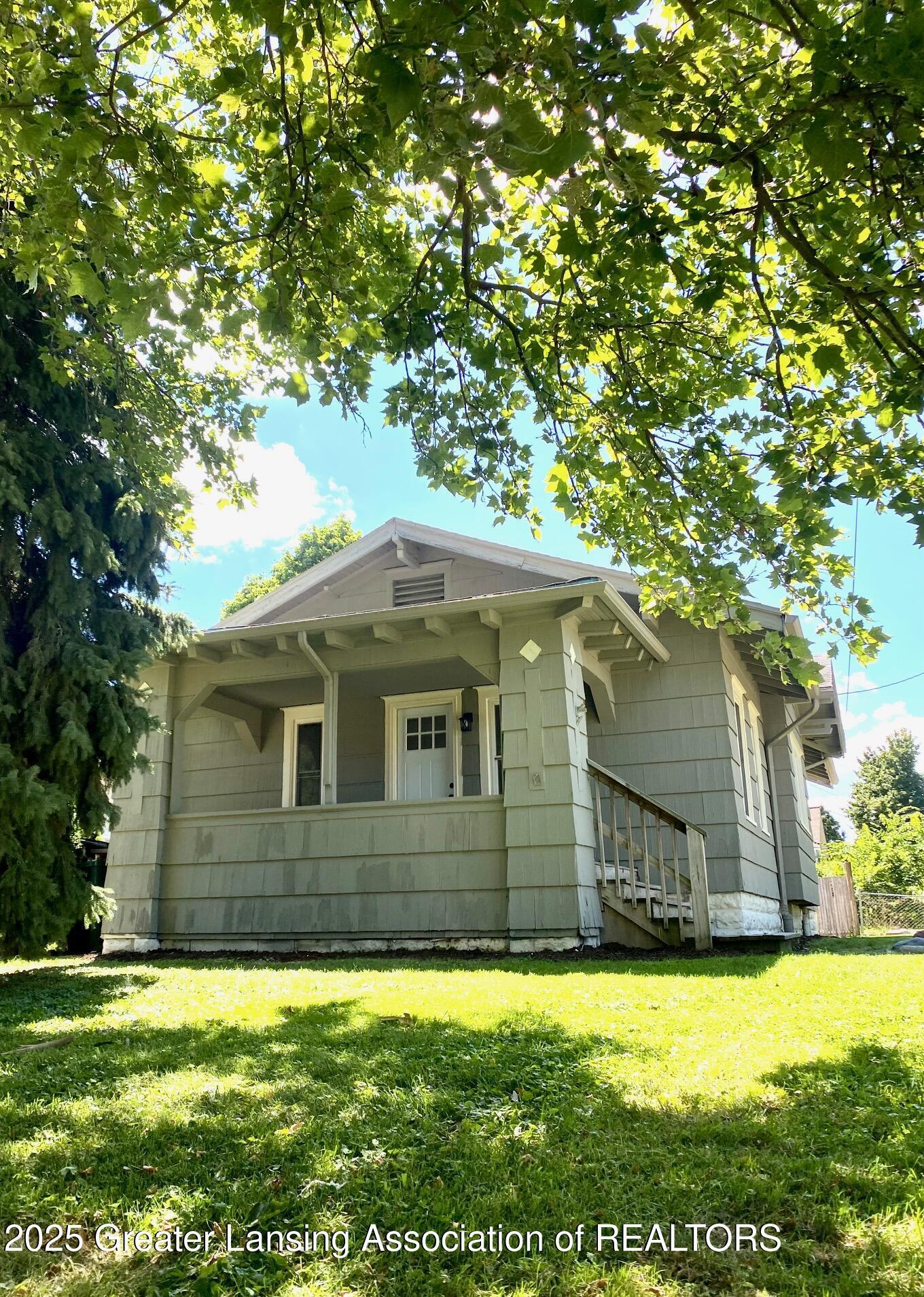 Property Photo: 1919 N East Street MI 48906
