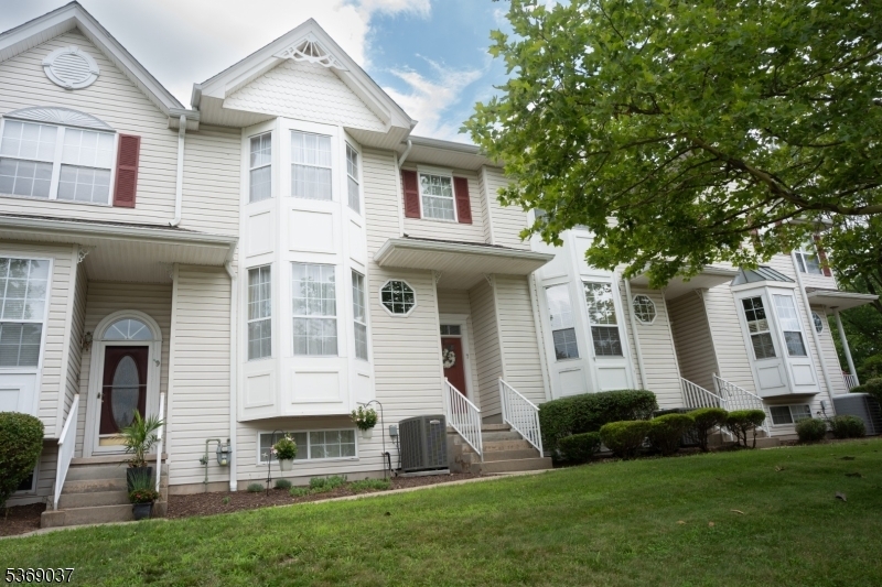 7 Cummington Ln  Raritan Twp. NJ 08822 photo