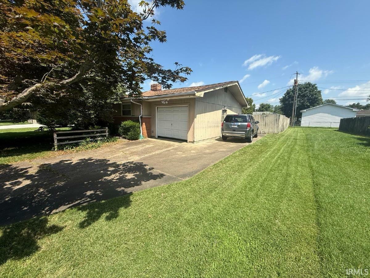 Property Photo: 3900 E Diamond Avenue IN 47715-1806