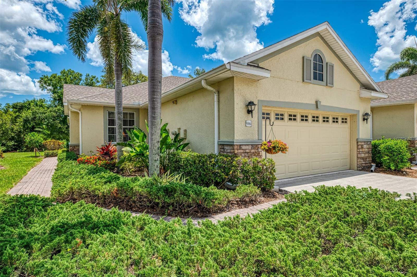 Property Photo: 9361 Carnaby Drive FL 34293