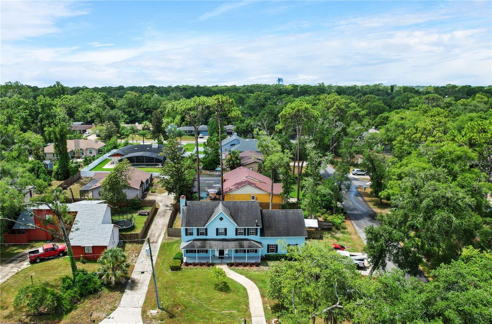 Property Photo: 201 Garden Lane FL 32750