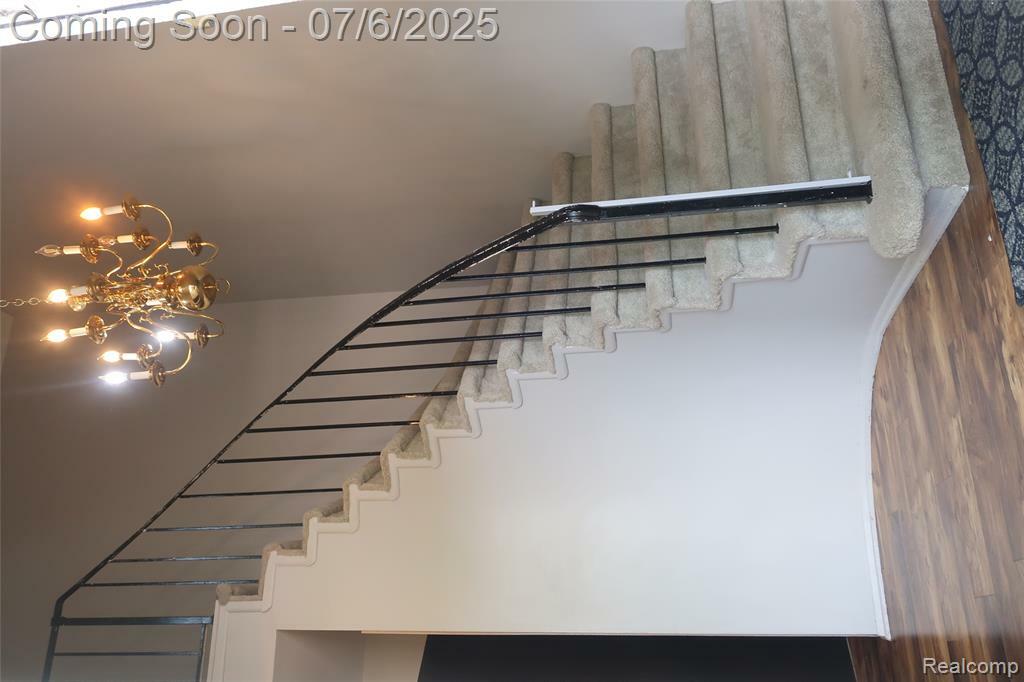 Property Photo: 110 Stratford Lane MI 48309 2073