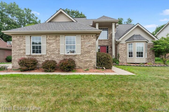 30026 Huron Meadows Drive  Rockwood MI 48173 8620 photo
