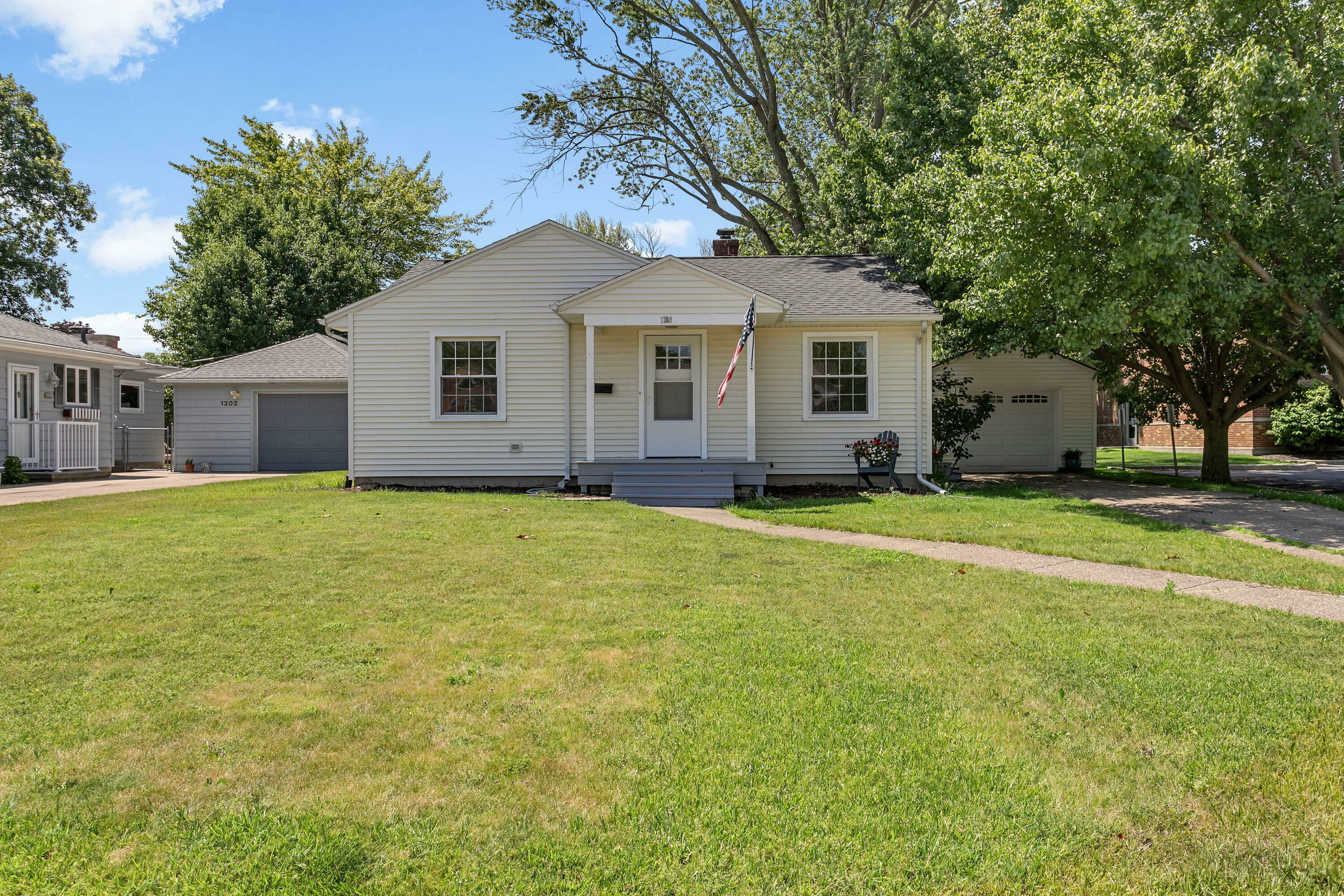 Property Photo: 1200 Orchard Avenue MI 49085