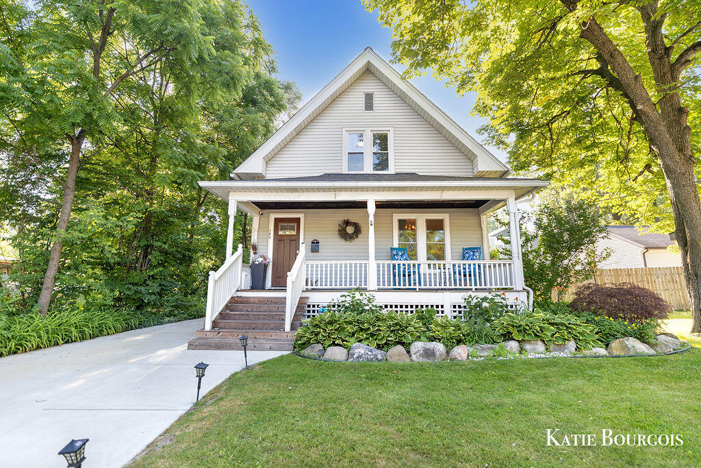 Property Photo: 140 S Monroe Street NE MI 49341