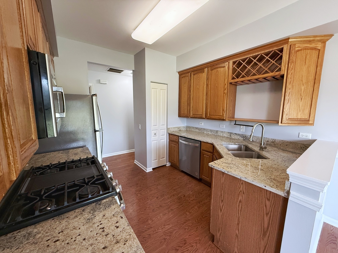 Property Photo: 3313 Bromley Lane 3313 IL 60502