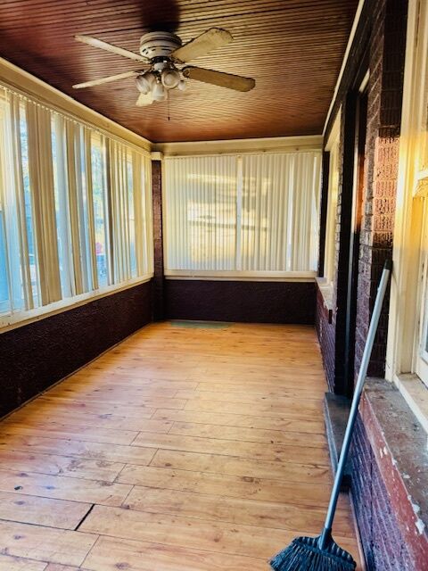 Property Photo:  8137 S Bennett Avenue  IL 60617 