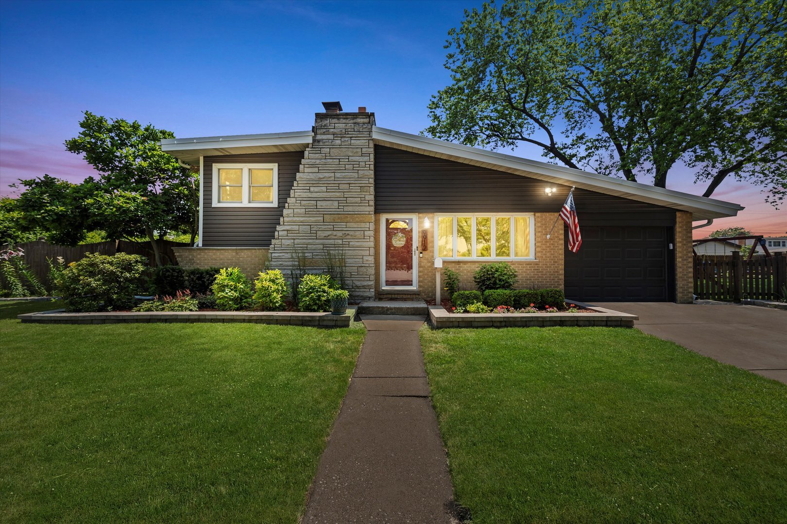 Property Photo: 9912 S Kolmar Avenue IL 60453
