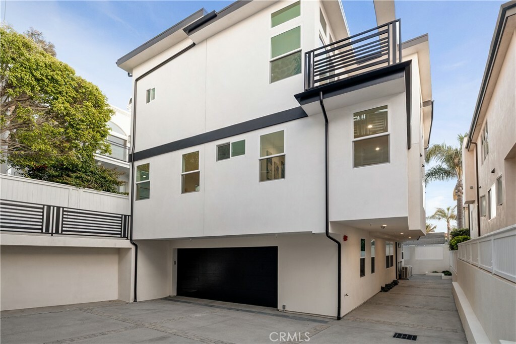 1024 17th Street  Hermosa Beach CA 90254 photo