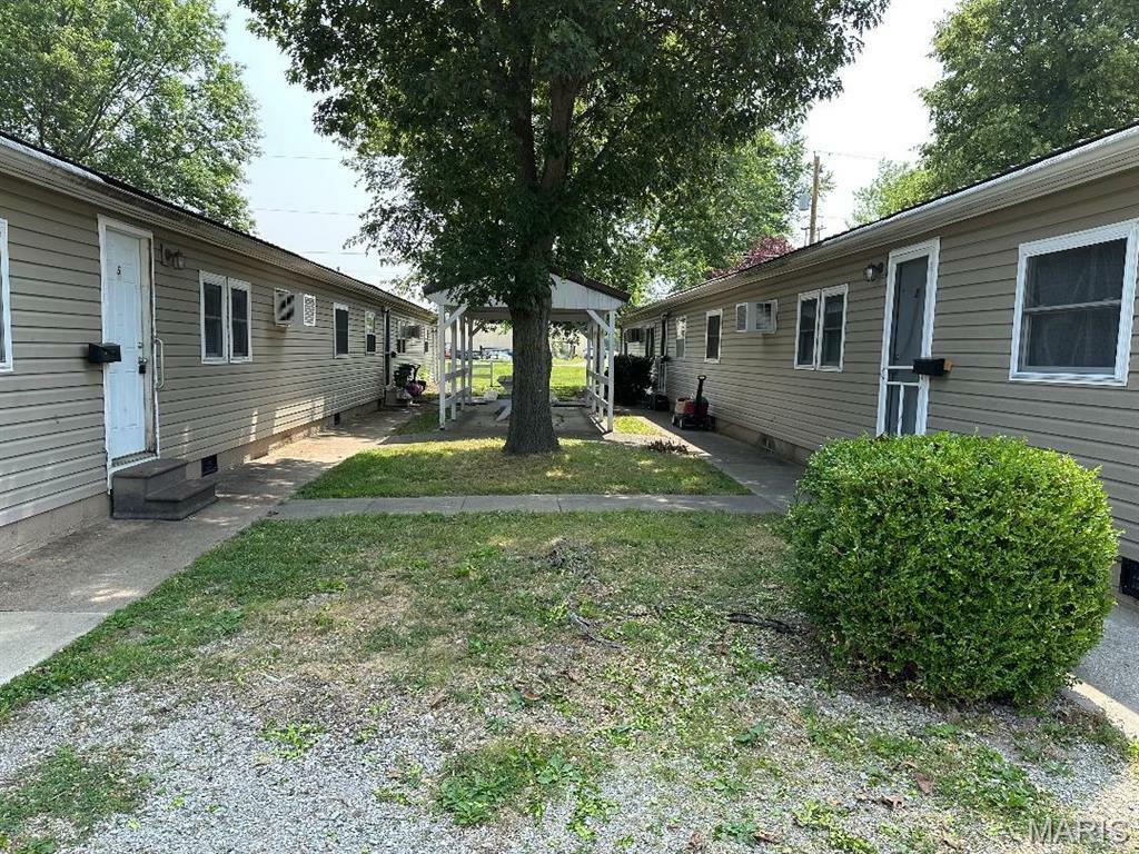 Property Photo: 427-434 East Drive IL 62257
