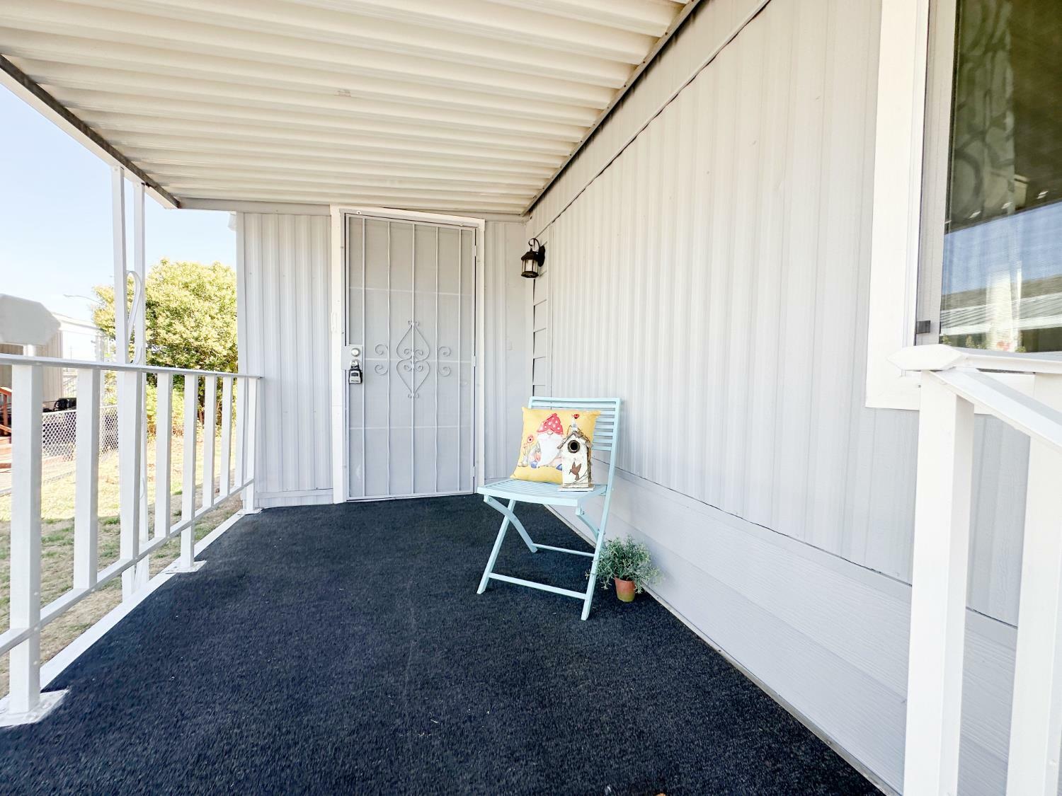 Property Photo: 123 Village Circle CA 95838