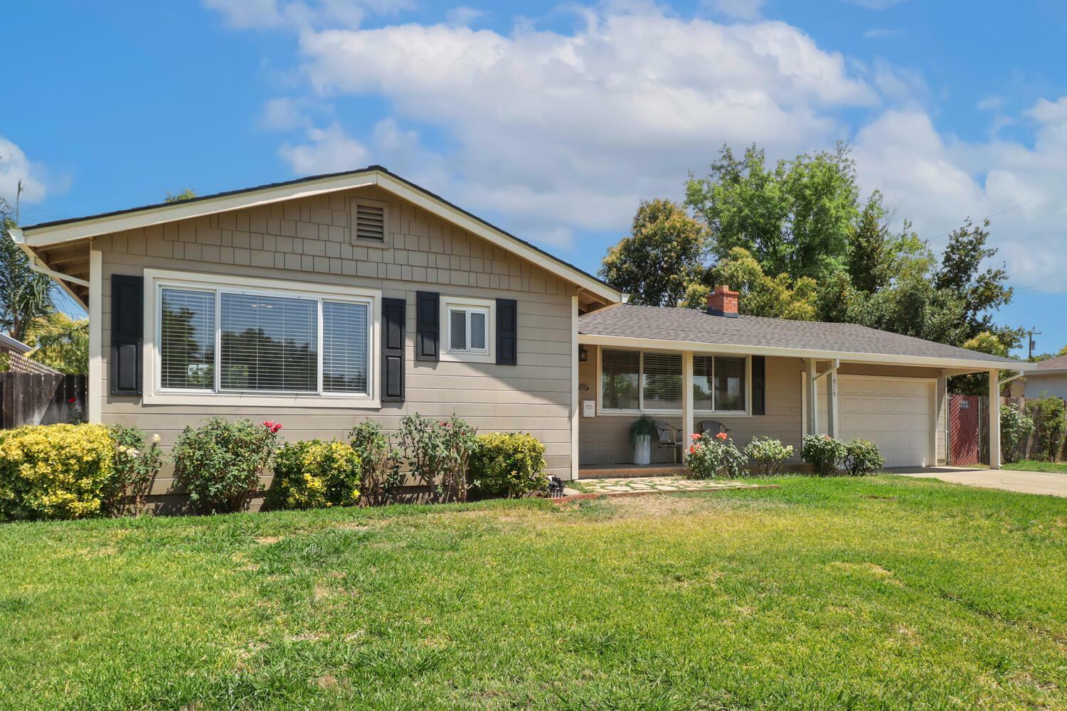 Property Photo: 1929 Keith Way CA 95815