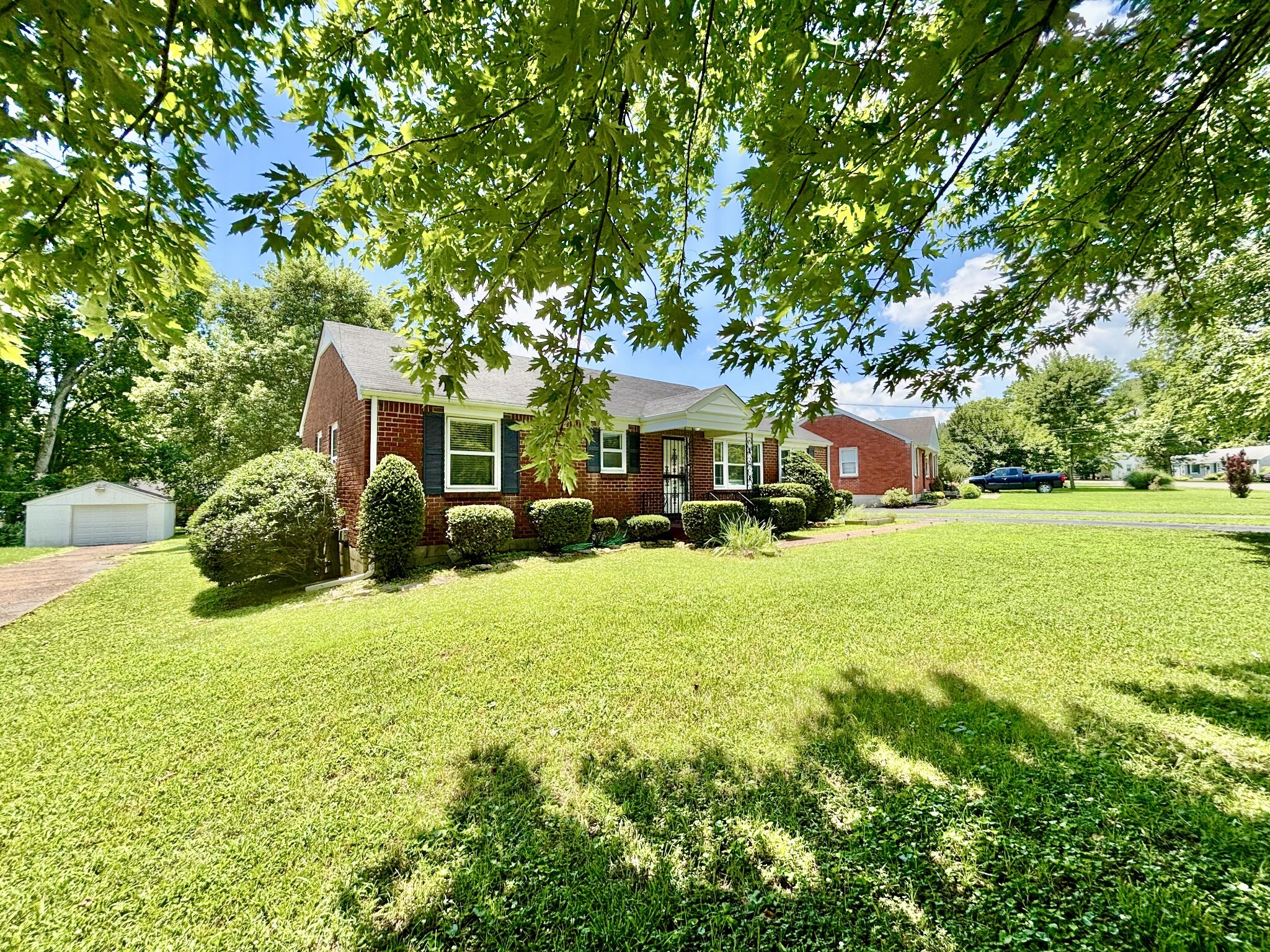 Property Photo: 2533 Hibbitts Rd TN 37214