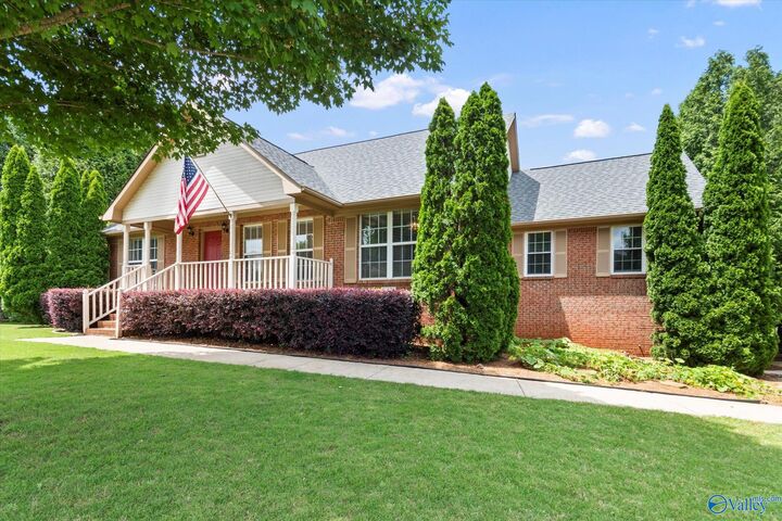 Property Photo:  115 Fontana Lane  AL 35811 