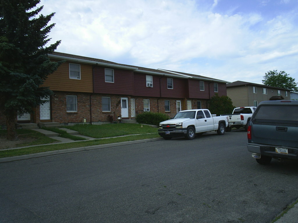 Property Photo: 911 Hialeah Court MT 59601